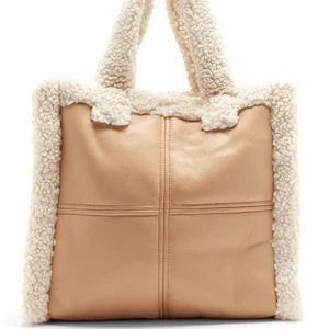 STAND Lolita bag - Nypris 2.200kr. Prislapp kvar. Aldrig använd. Finns på Östermalm. 