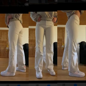 Beigea jeans - Säljer mina snygga raka jeans i en så himla fin beige färg!! Från Wera, använda max 5 gånger så absolut nyskick. Storlek 40! 🥰 Jag är 1.76 för er som undrar! Nypris 499 kr, mitt pris just nu 200 kr då jag rensar lite! 