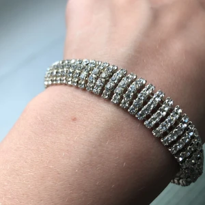 Armband  - Nu säljer jag detta fina Diamand armbandet