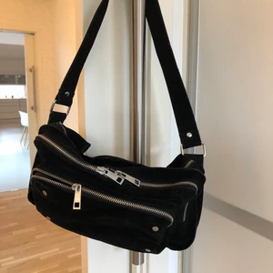 Svart väska från Noella - Svart väska från Noella i jättefint skick. Knappt använd.