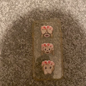 Mobilskal  - Ett gulligt genomskinligt mobil skal med små söta apor på. Mobilskalet passar iPhone 7. Pris: 35 fri frakt🐒