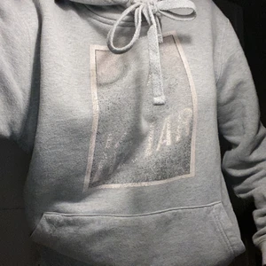Hoodie  - Säljer nu denna Hoodie väldigt skön hör av dej vid frågor eller annat 
