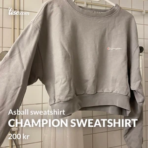 Cool sweatshirt - Passar även mindre storlekar för en mer oversized passform. Slutar strax över naveln.