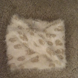 Halsduk med kors i fram  - Halsduk, använd ca. 6 gånger! TVÄTTAD