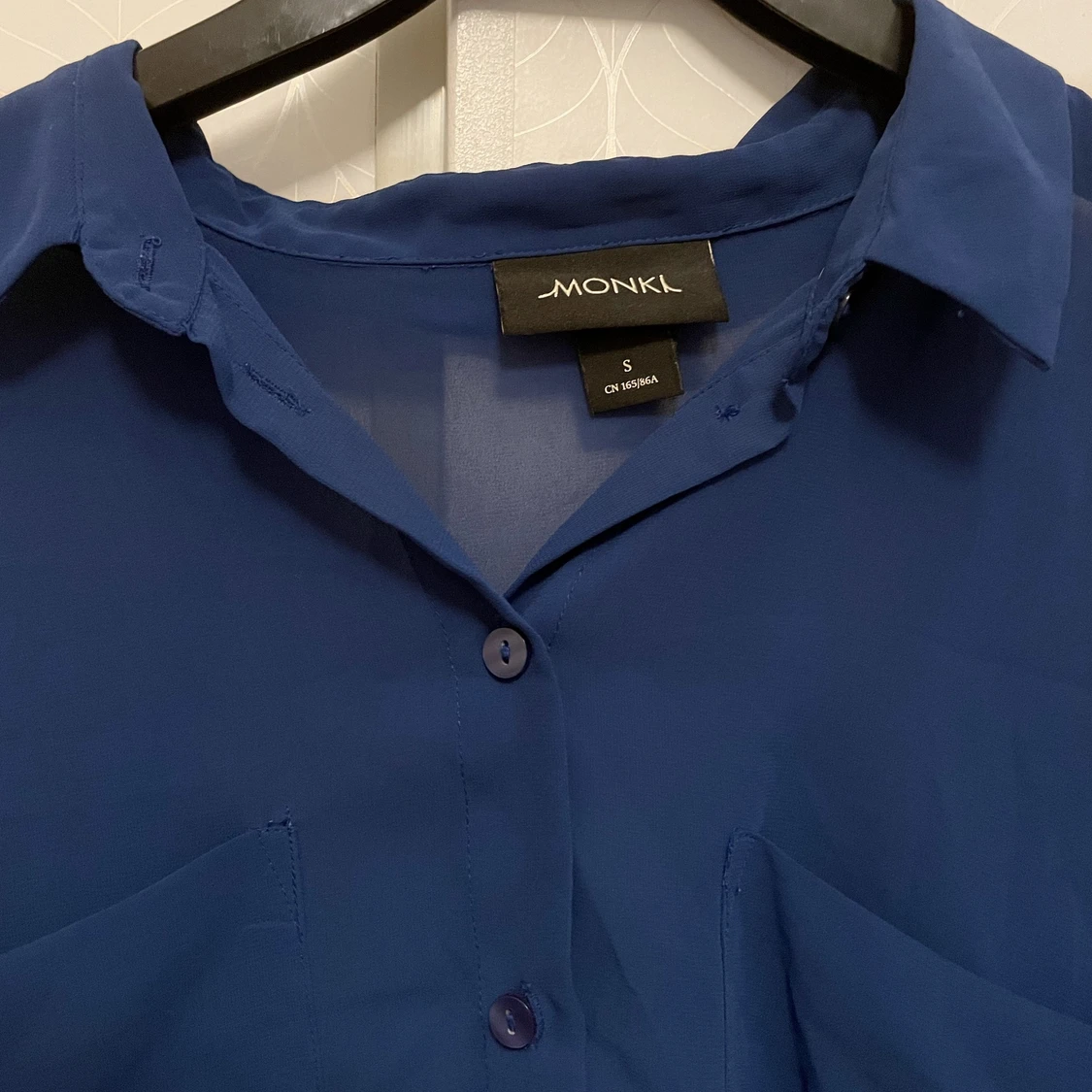 Blå, tunn skjorta i nyskick - 91