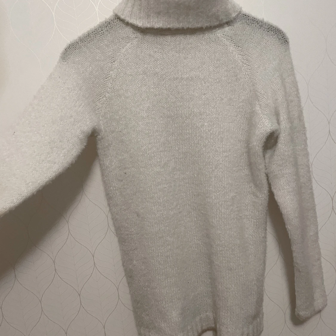 Stickad vit tröja - 91