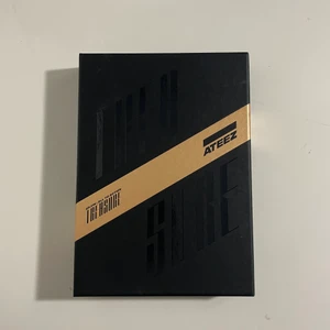 Ateez album - Säljer mitt ateez album 160kr+60kr frakt. Kommer med allt. Det är bara att skriva om man vill se pc.