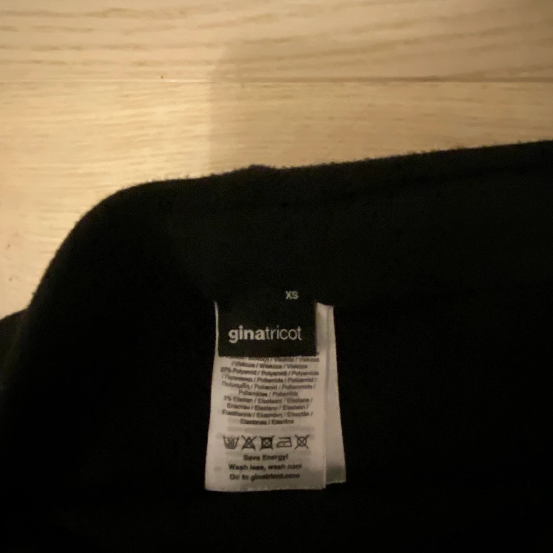 Svart tajt kjol från Gina Tricot - 91