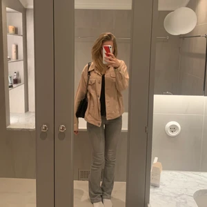 Jacka - Superfin tunn jeans jacka. Jag står inte för frakten.💜