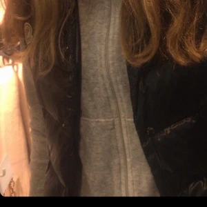 Grå juice couture tröja - Finns även i svart, kan skicka mer bilder vid intresse 