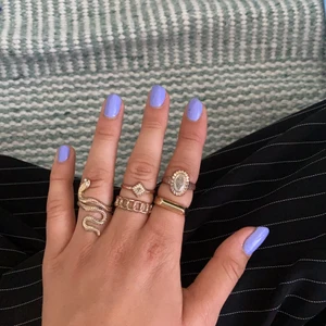 Ringar!!! - Använda ringar, men fortfarande jättefina!  Köp alla för 50kr, eller 1 för 15kr (förutom orm-ringen, den kostar 30kr)