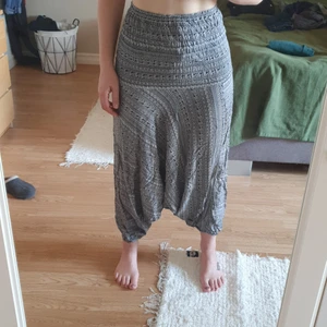 Harem byxor - Harem pants. Jag bär vanligtvis storlek S-M och dessa sitter väldigt bra. 