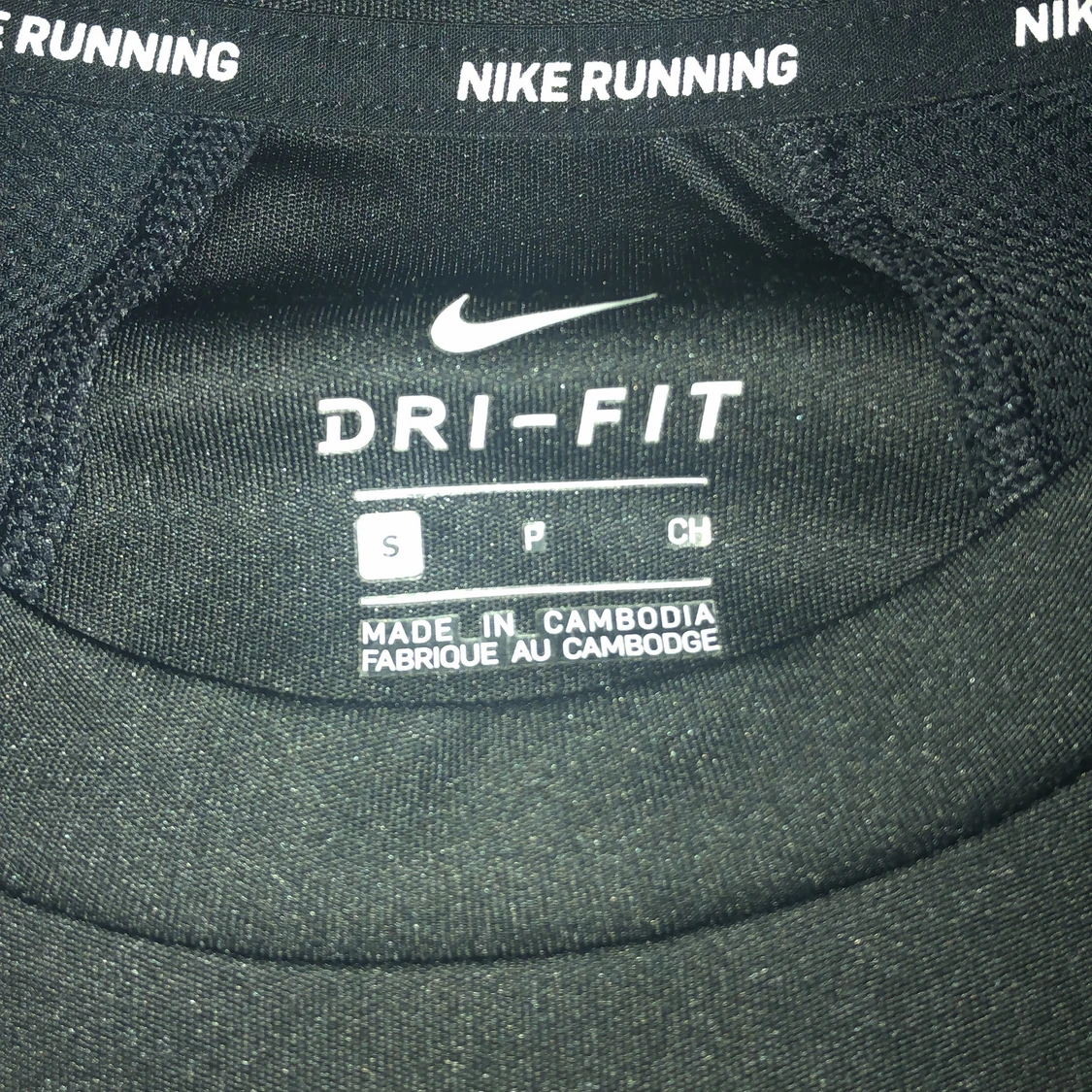 Långarmad tränings tröja från Nike  - 91