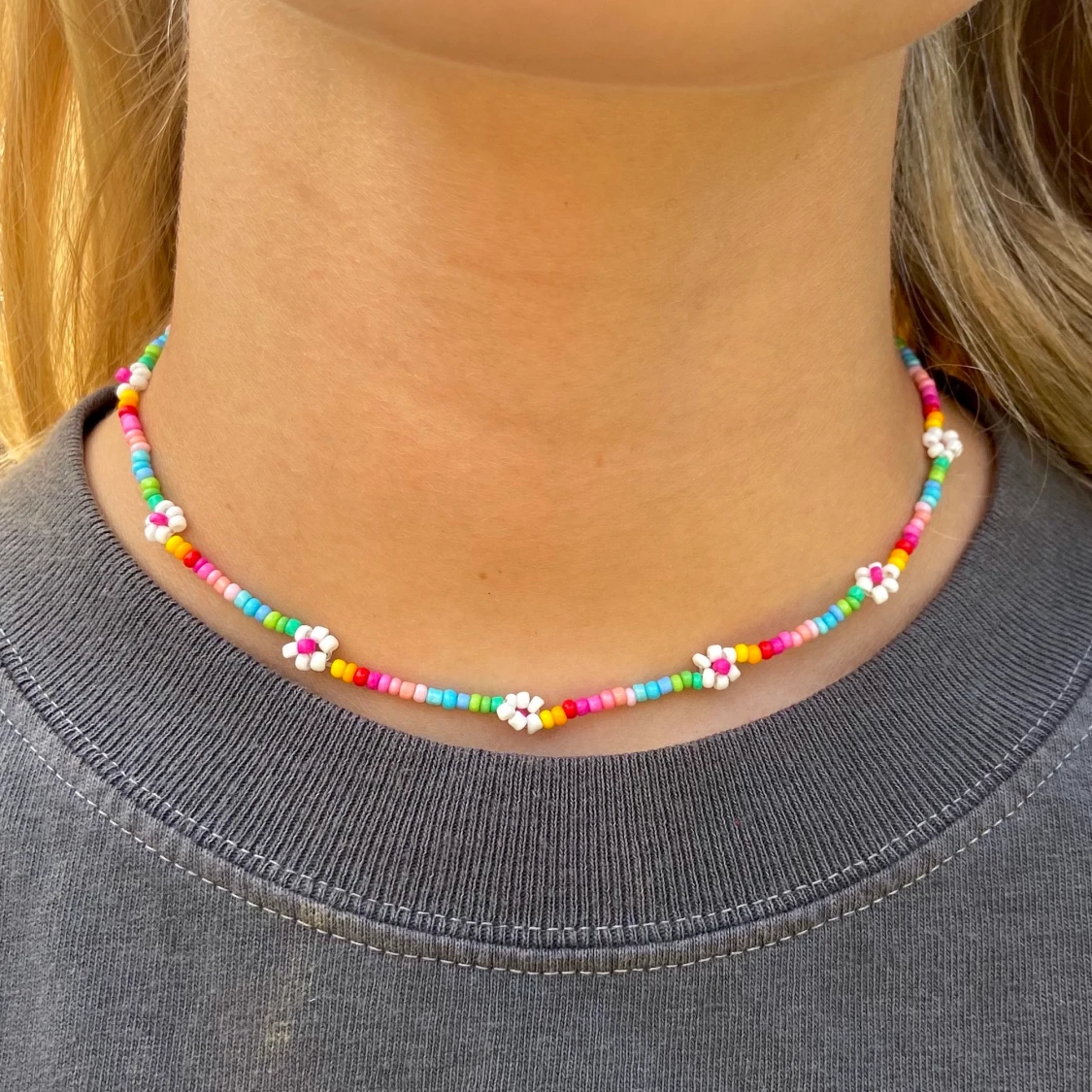 Handgjort pärlhalsband - 91