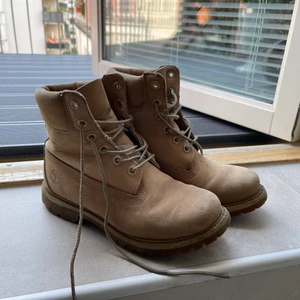 Timberlands - Beiga timberlands i storlek 37,5