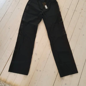 J.LINDEBERG  - Helt nya.Storlek 36