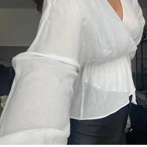 Vit blus  - Vit blus från zara med knyte