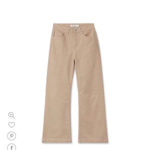 Carin wester jeans - Säljer ett par nästan oanvända byxor ifrån carin wester i strlk 38 (passar 36). Din passform och snygg beige färg men knappt använt därför dom säljs. Om ni vill ha ytterligare bilder skriv. Som gemensamt för frakt går dom på 187