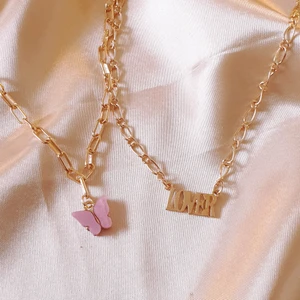 Halsband set - Köp 2 Halsband för 40kr, frakt 12kr. Nya och egengjorda. 🥰 skicka alltid bild på paketet innan jag posta. 