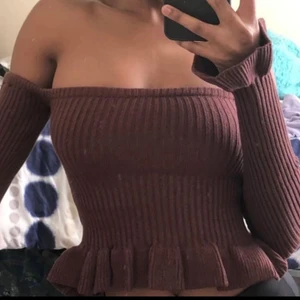 Brun stickad tröja - Brun stickad tröja i storlek S, oanvänd 