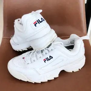 FILA chunky sneakers i stl 41. Säljs pga att de inte kommer till användning mer👟 frakt på 115kr tillkommer📦