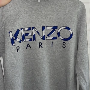 Kenzo tröja  - Grå kenzo sweatshirt i bra skick, köpt från Farfetch. Den är i small