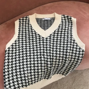 Rutig väst - Rutig väst från zara, använd 1 gång. 