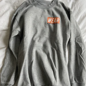 Cool tjocktröja  - En längre tjocktröja från Gina