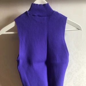 Lila topp - Aldrig använd i storlek s! Väldigt stretchigt material⚡️