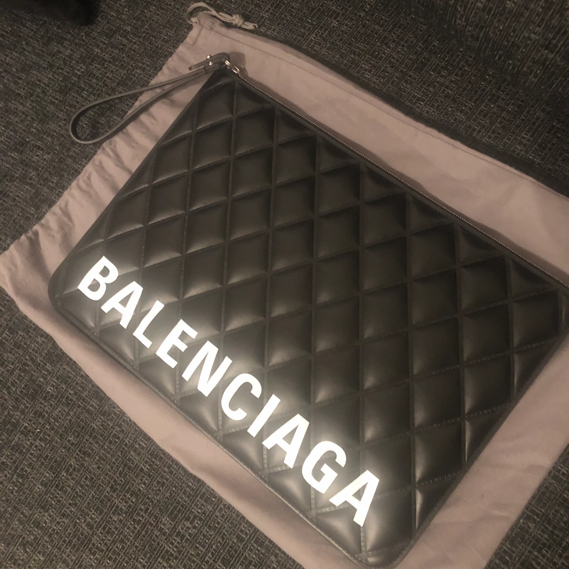 (Unik) Balenciaga Cash handle Pouch L