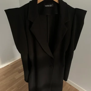 Blazer - Säljer en blazer från boohoo, inga skador, storlek S passar M