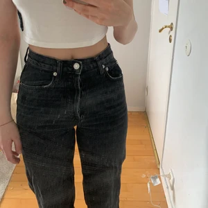 Svarta jeans  - Svarta jeans från Mango