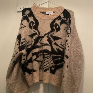 Stickad tröja - Använd 2 gånger nyskick🥰