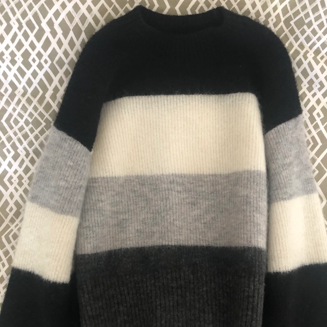 H&M stickad tröja  - 90