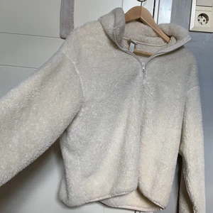 Gosig tröja  - Jätte gosig vit  tröja 