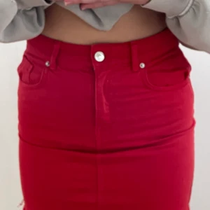 Jeans kjol - Röd jeanskjol den gina! Köpare står för frakt