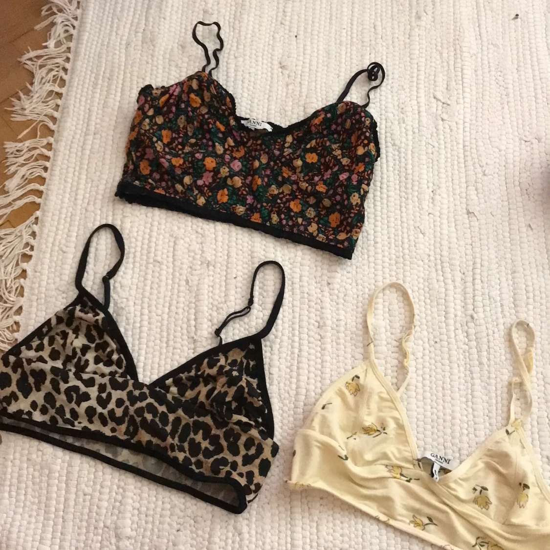 GANNI toppar/bh  - 90