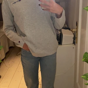 Långärmad t-shirt - Storlek SMALL! Jättefint skick! Gråmelerad!