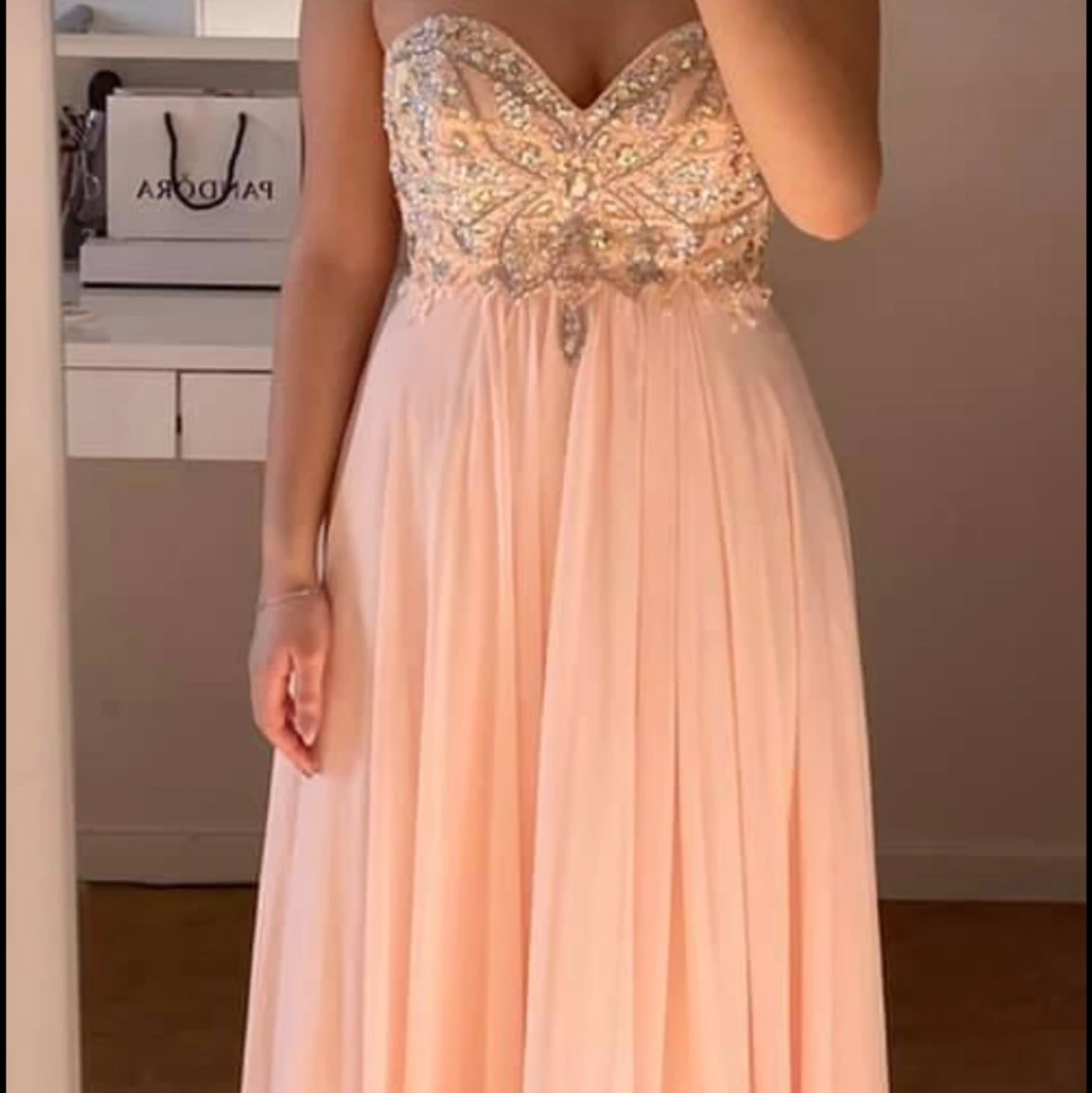 Elegant klänning. Storlek XS 