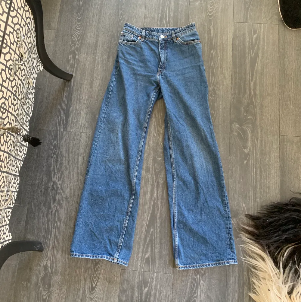 Vida monki jeans som knappt är använda, lite slitning på enda sidan längst ner. Jeans & Byxor.