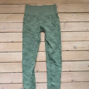 Gymshark camo seamless leggings - I mycket bra skick, använda tre gånger i storlek S💖