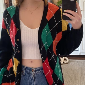 Kofta - Fin trendig vintagekofta köpt på second hand nyligen. Bra skicka och superkvalitet! Passar alla storlekar.