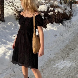 Supersöt svart klänning - Frakt: 66kr💕