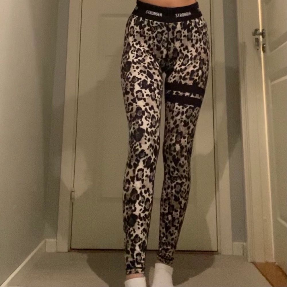 stronger leopard tights