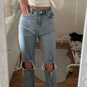 Ett par nya jeans från Madlady! Tyvärr inte använda på länge & kommer nog inte det:)❤️ köpte för 600kr sänkt