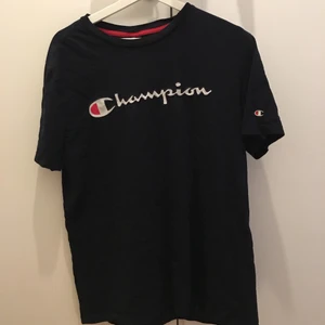 T-shirt  - Oversize T-shirt i jätte bra skick