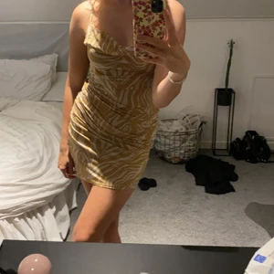 Kläderna från hm - Fin klänning från hm. Köparen står för frakten💞