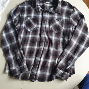 Vintage overshirt - Säljer denna vintage overshirten som jag fått som present ett par år sedan. Storlek XL. Pris 300kr.