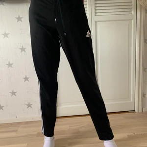 Adidas storlek m - Använda ganska mycket men ser lika fina ut 