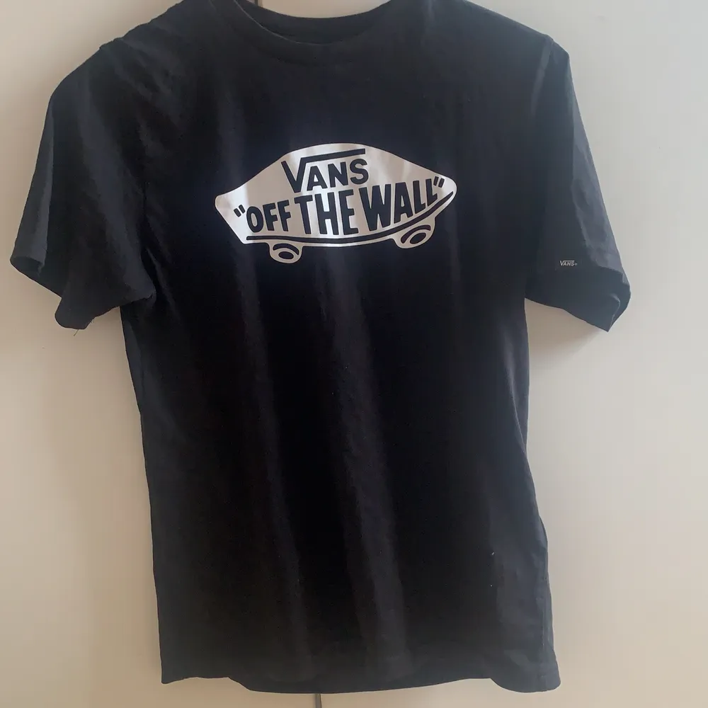 Snygg vans t-shirt i storlek M, använd ett fåtal gånger. . T-shirts.